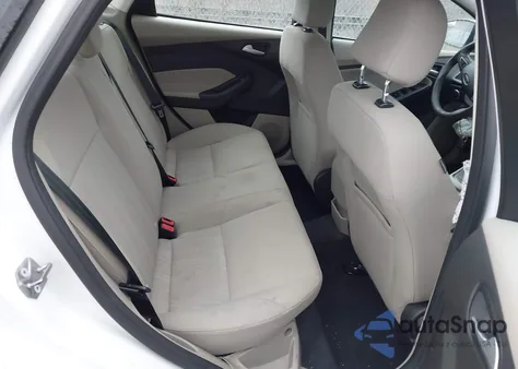 2016 Ford Focus Se z USA, uszkodzony, nr VIN 1FADP3F28GL274729